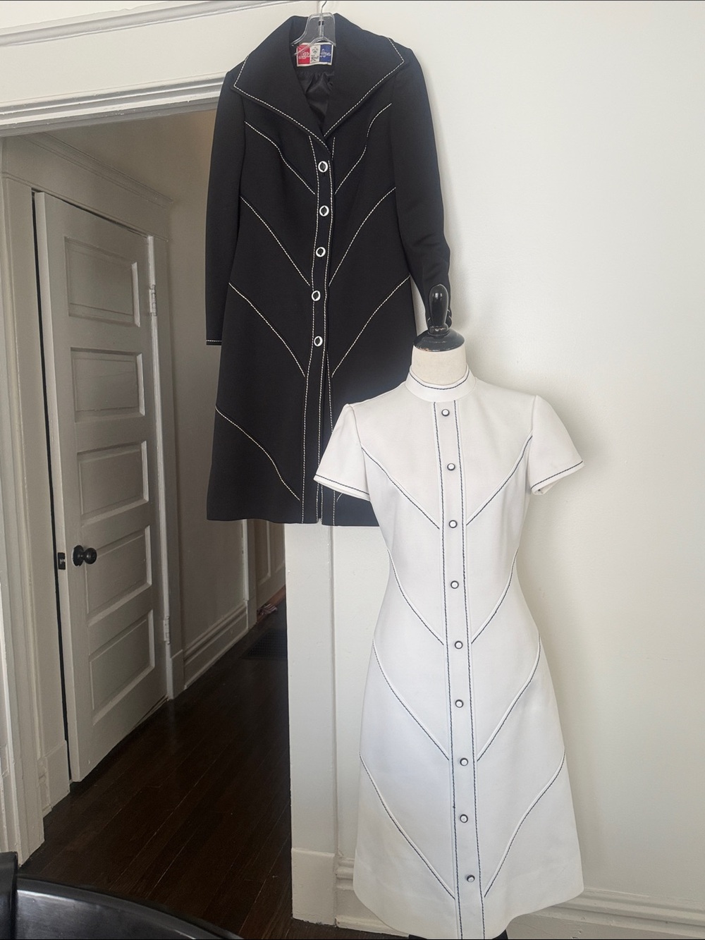 RAREVintage 70s Lilli Ann Knit Black Chevron Trench Coat w/ White Chevron Dress